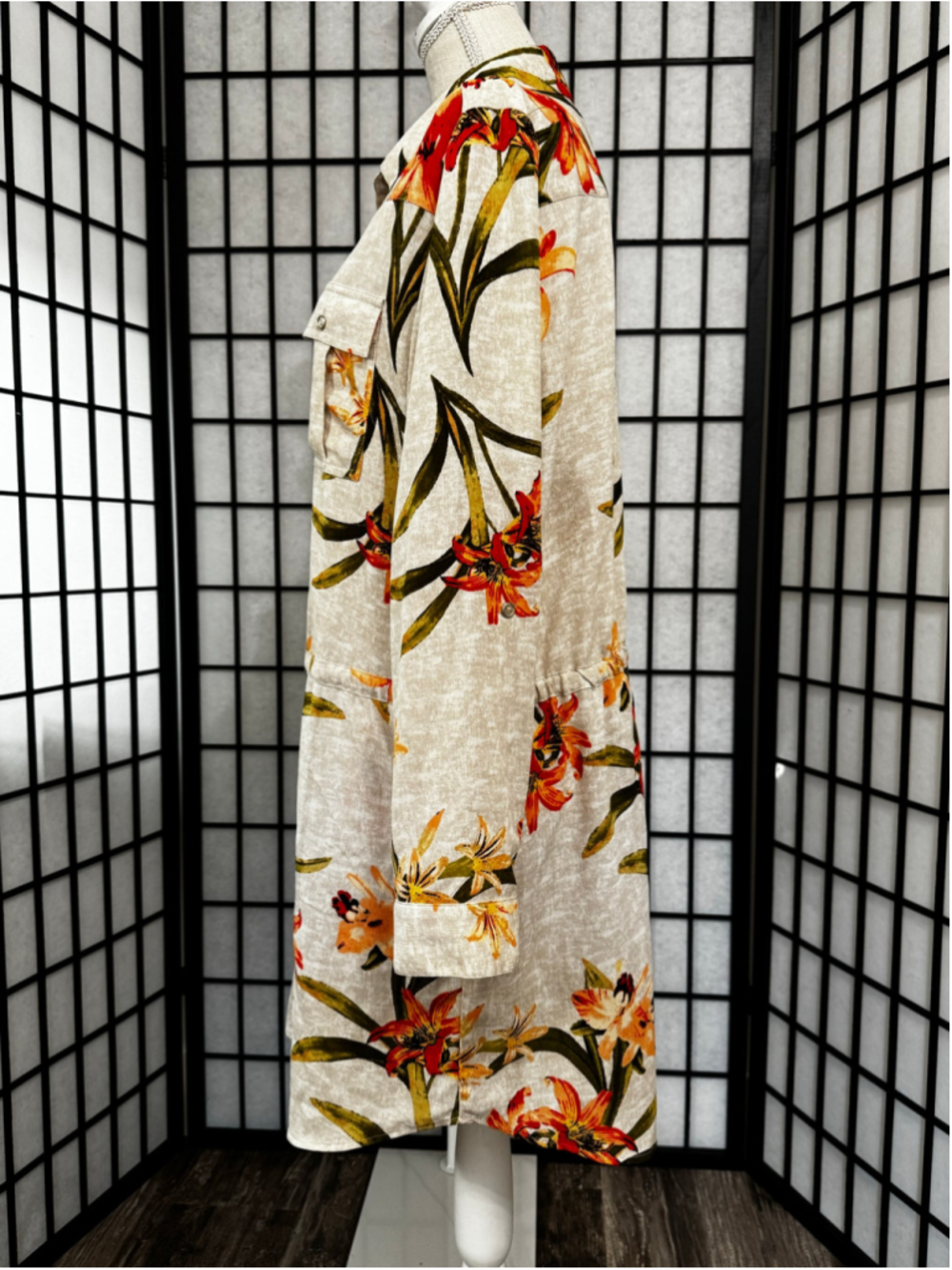 Women's Chico's Floral Button Down Shirt, Size M, Beige and Orange - Picture 2 of 7